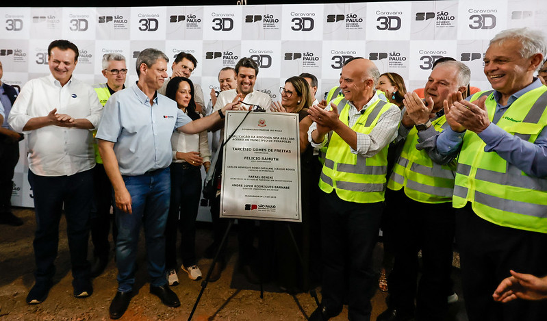 Inauguração da rodovia de acesso a Penápolis - SP486/300 (Foto: João Valerio/Governo de SP)